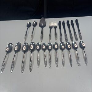 Superior Stainless Steel USA Radiant Rose Dinner Fork Tea Table Spoons Lot 22 Pc
